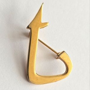 Vintage letter T brooch pin gold tone metal alphabet initial monogram